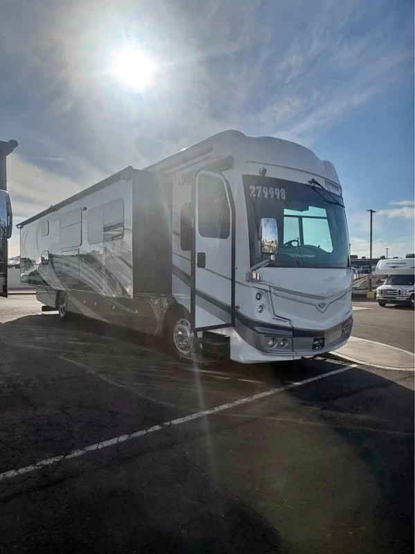 2024 Fleetwood Discovery LXE Class A (Diesel Pusher) in Phoenix - Main View